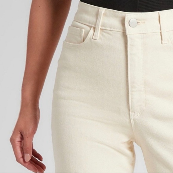 ATHLETA Size 12 Tall Sculptek Flex Straight Ankle Jeans in Bone White - Picture 4 of 12